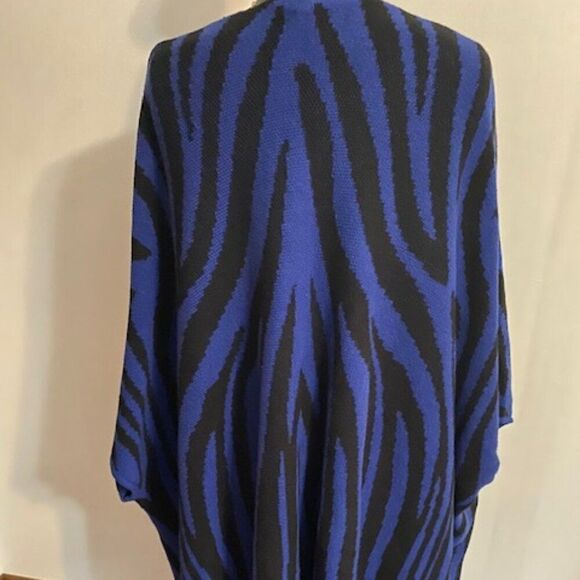 NY Collection Women's Blue/Black Zebra print Knit Poncho open Cardigan, size 2X - Picture 2 of 4